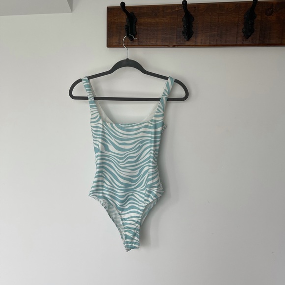 PRINCESS POLLY | BODYSUIT | ZEBRA PRINT - Picture 3 of 5